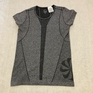 Nike Dri Fit Compression Shirt Women’s Size M